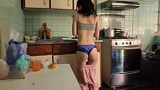 fuck the service employee in the kitchen