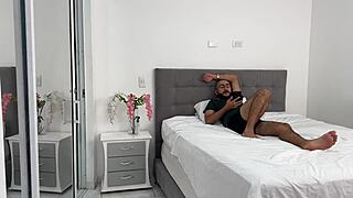 hey, i'm tempting my roommate with my great ass 😈 - soldierhughcock & linda clauss