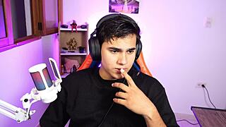 Colombian Streamers Fuck Live in POV Creampie First Time.