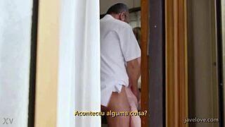 琼·洛夫乔伊的大奶按摩？