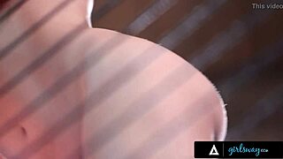 Thirsty housewife fucks delivery girl Riley Reid everywhere in the house