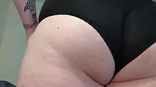 don't you want to play with your girlfriend in this roleplay?