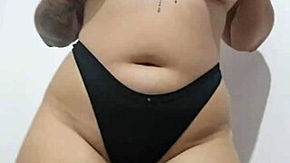 Vendi uma calcinha usada com cheirinho de buceta e cuzinho exhibitionist flashing
