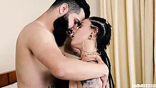 Pawg Da Buceta Peluda Sentando Com Vontade Na Rola