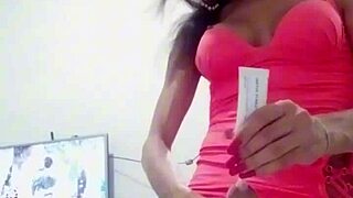 Paloma Veiga enjoys weekend with cold beer and delicious blowjob