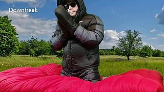 Ngocok Kontol di Jaket Tebal dan Celana?