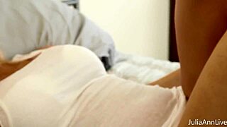 julia ann teases her wet mature pussy with glass dildo 😈