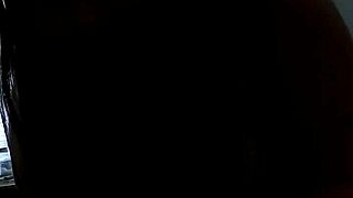 She Handles a Dick with Those Hands in Hood Blowjob