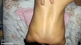 Novinha can't hold back moans during hot sex!