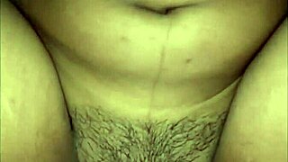 Beautiful Sri Lankan girlfriend has passionate sex in bathroom and bedroom