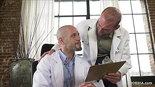 Megan Maiden v bisexuálním doktorově trojce