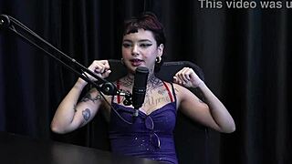 Annie Clementine starts with sensual photos leading to street sex