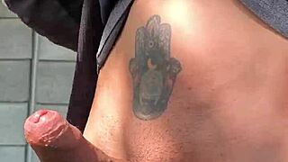 se me pone muy dura de saber que me est�n viendo desde lejos como me masturbo