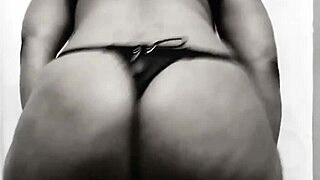 Girl Twerks Before Shower