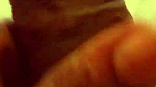 i'm bulilt9 craving a white bottom who worships my big black cock passionately