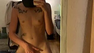 playing and drinking my pee in kinky wet session