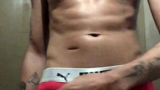 Gosta de um malandro pauzudo cavalo exibindo pra cam