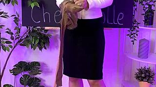 Mature woman in sexy pantyhose roleplays at night club with curvy figure