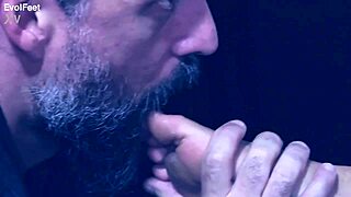 Who wants to lick my pussy and feet while I fuck monster cock?