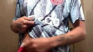 Gosta de um malandro pauzudo cavalo exibindo pra cam