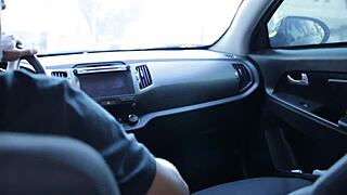 Blonde woman offers a program for 50 reais