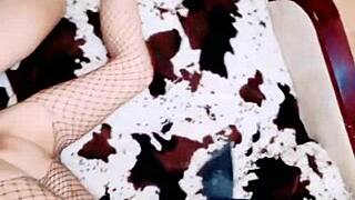 Can a mature skinny wife handle a muscular man's big cock in amateur porno?