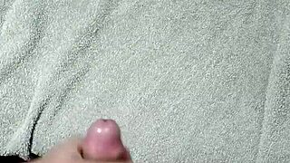 Is this the hottest cumshot from a skinny solo moaner?