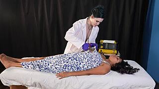 Latina nurse uses defibrillation to save patient in emergency room.