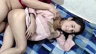 Desi Indian Muslim Girlfriend Has Sex in Bathroom