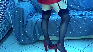 Balletto di auto piacere con seta rossa e calze in nylon