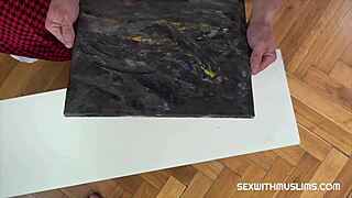 Arab bitch's cunt fixes the delayed work tease