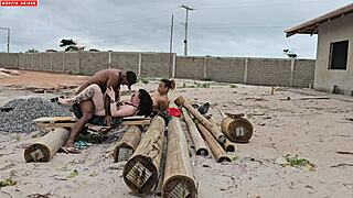 Carpenter receives payment and gets surprise from the owners of the work