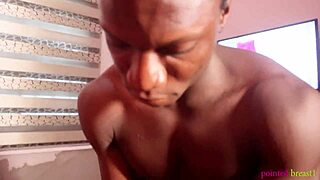 guy tastes pussy first