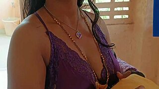 Delivery Boy Fucks Hot Sexy Desi Woman