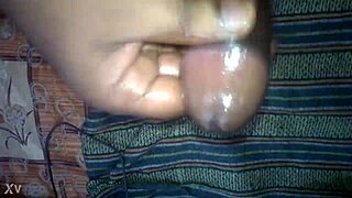 Mallu guy oils cock for cumshot