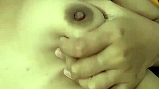 i'm opening my pussy for you to see