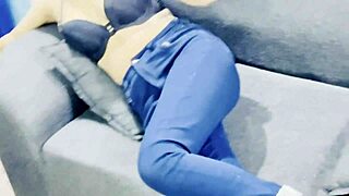 Indian Model Teen Plays Amazing Solo Performance