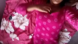 Can This Indian Bhabhi Show Her Assets To Bf?