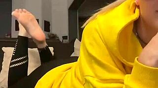 Enjoy the sight of barefoot dirty socks feet fetish with nike nikesocks girl smelly socks