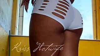 Naughty Wife Shows Off Her Big Pussy In New Short Shorts To Gym Friend At Gym