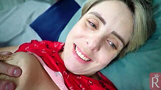 Meu marido levou um amigo para me comer no pelo