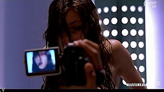 Lou Doillon in Embrassez Qui Vous Voudrez 2002