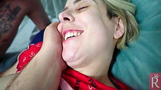 Meu marido levou um amigo para me comer no pelo