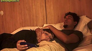 tengo sue�o dejame acostarme en tus piernas pero no metas tu pene en mi boca por favor