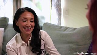 fill me up with squirting strapon 💦