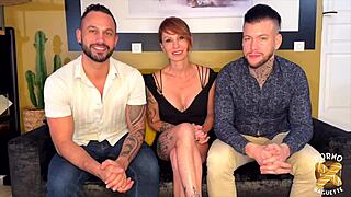 Emma la reine du sexe comblée par deux grosses bites