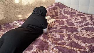 Syrian MILF In Hijab Gets Pussy Creampie