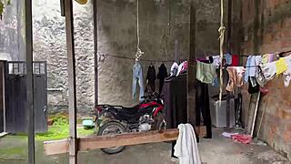 Dios Mio Publico Estudiante Se Deja Follar De Su Profesor Cuando La Pilla Entrando La Ropa Por El Patio Trasero De Su Casa