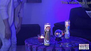 Gia Visits Darcie For Pussy Worship