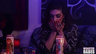 Gia Visits Darcie For Pussy Worship